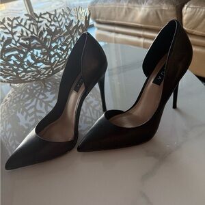 Aqua Sleek Black Heels